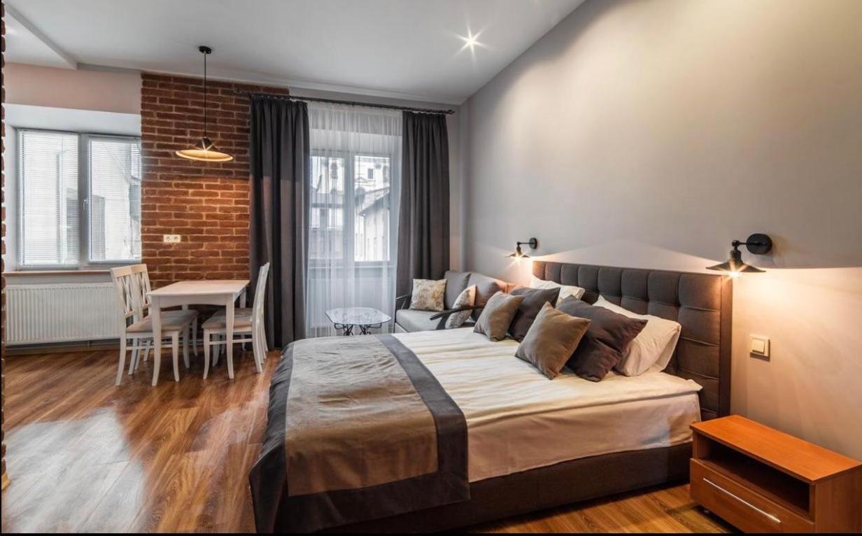 Vip Apartments ! Lviv Exterior photo